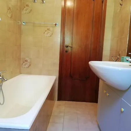 Fg Apartment, Mare E Monti, 70 Sqm, 2 Bedrooms, 1 Bathroom, Surrounded By Greenery, With Free Parking And Wifi Conveniently Located Near The Highway 別荘 ラッパロ