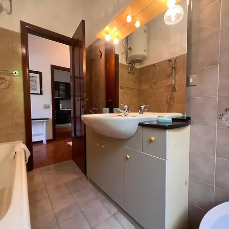 別荘 Fg Apartment, Mare E Monti, 70 Sqm, 2 Bedrooms, 1 Bathroom, Surrounded By Greenery, With Free Parking And Wifi Conveniently Located Near The Highway