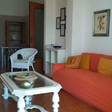 Fg Apartment, Mare E Monti, 70 Sqm, 2 Bedrooms, 1 Bathroom, Surrounded By Greenery, With Free Parking And Wifi Conveniently Located Near The Highway 別荘 *